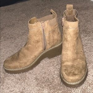 Stylish Tan Ankle Booties